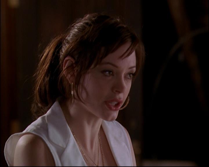 Charmed-Online_dot_net-8x01StillCharmedAndKicking2098.jpg