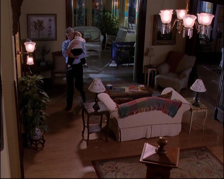 Charmed-Online_dot_net-8x01StillCharmedAndKicking2162.jpg
