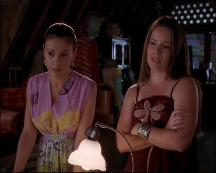 Charmed-Online_dot_net-8x01StillCharmedAndKicking2219.jpg Charmed-Online_dot_net-8x01StillCharmedAndKicking2219.jpg