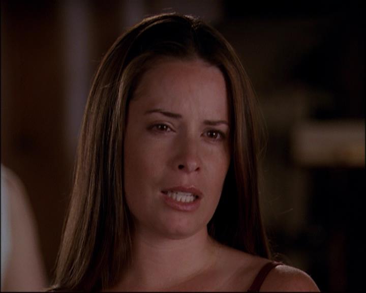 Charmed-Online_dot_net-8x01StillCharmedAndKicking2241.jpg