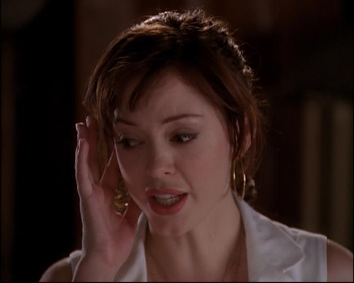Charmed-Online_dot_net-8x01StillCharmedAndKicking2258.jpg