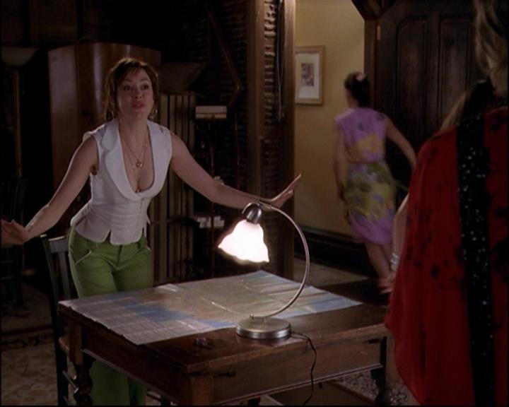 Charmed-Online_dot_net-8x01StillCharmedAndKicking2280.jpg