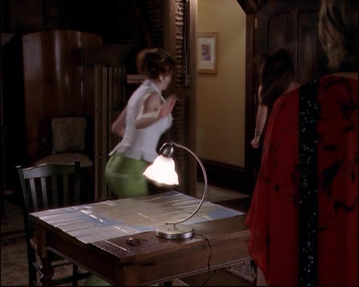 Charmed-Online_dot_net-8x01StillCharmedAndKicking2281.jpg