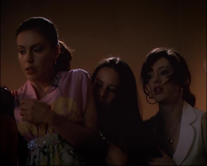 Charmed-Online_dot_net-8x01StillCharmedAndKicking2292.jpg