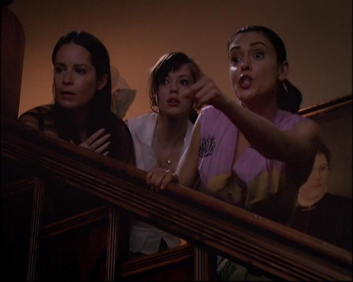 Charmed-Online_dot_net-8x01StillCharmedAndKicking2299.jpg