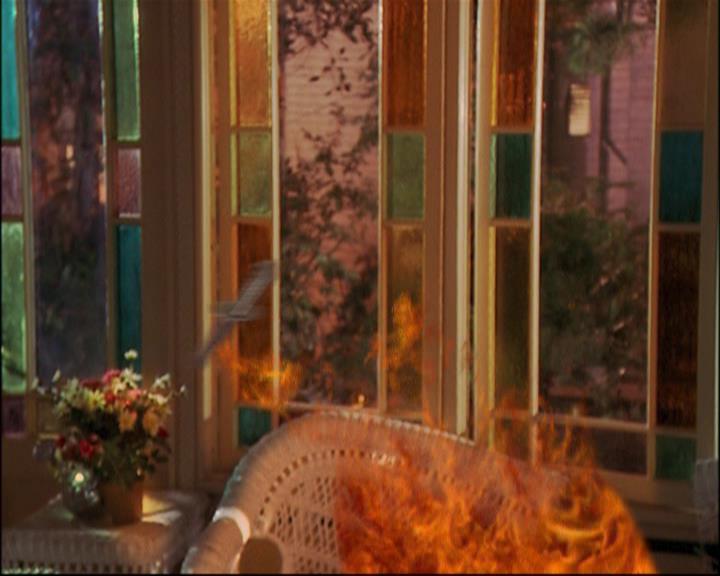 Charmed-Online_dot_net-8x01StillCharmedAndKicking2304.jpg