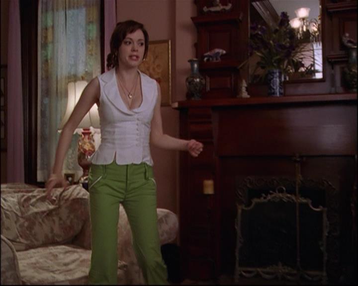 Charmed-Online_dot_net-8x01StillCharmedAndKicking2339.jpg