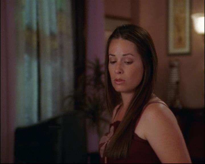 Charmed-Online_dot_net-8x01StillCharmedAndKicking2374.jpg Charmed-Online_dot_net-8x01StillCharmedAndKicking2374.jpg