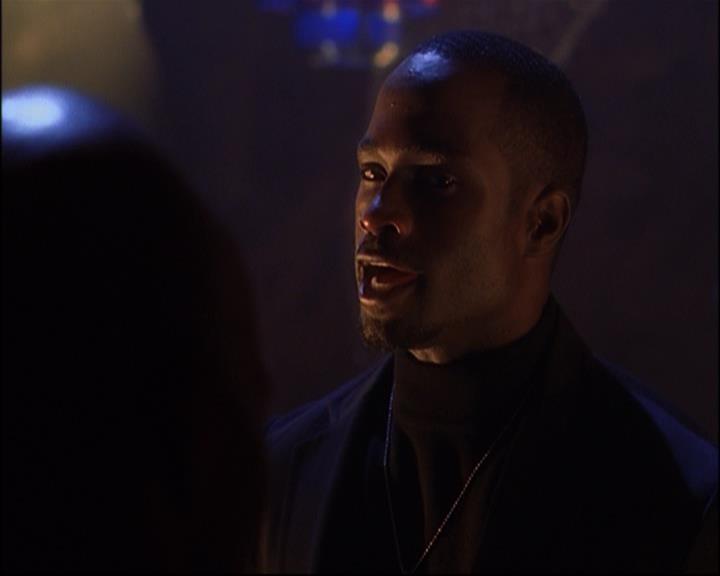 Charmed-Online_dot_net-8x01StillCharmedAndKicking2517.jpg