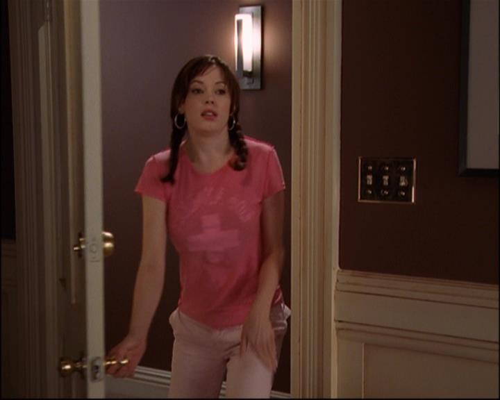 Charmed-Online_dot_net-8x01StillCharmedAndKicking2528.jpg