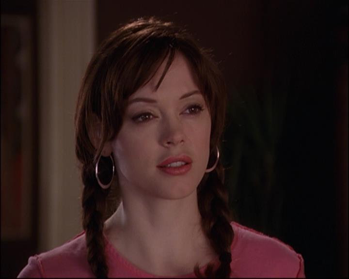 Charmed-Online_dot_net-8x01StillCharmedAndKicking2557.jpg