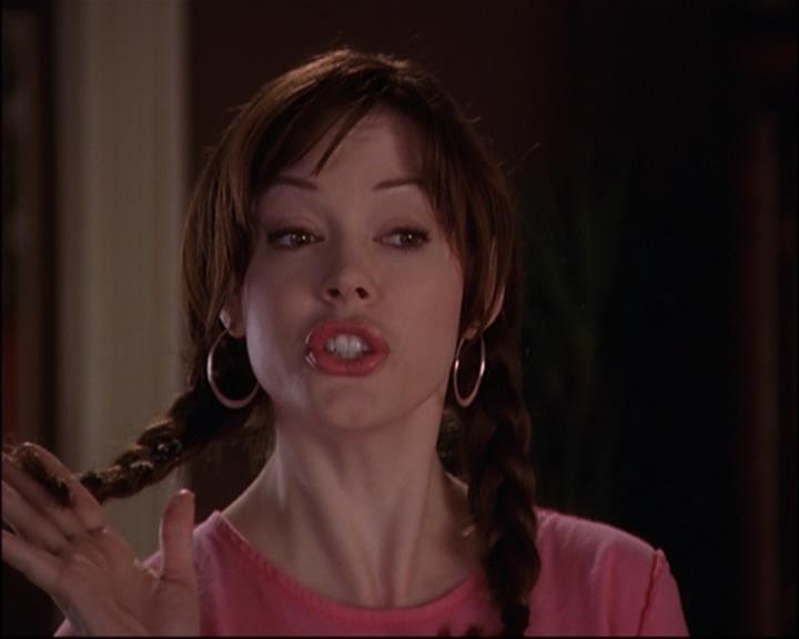Charmed-Online_dot_net-8x01StillCharmedAndKicking2607.jpg Charmed-Online_dot_net-8x01StillCharmedAndKicking2607.jpg