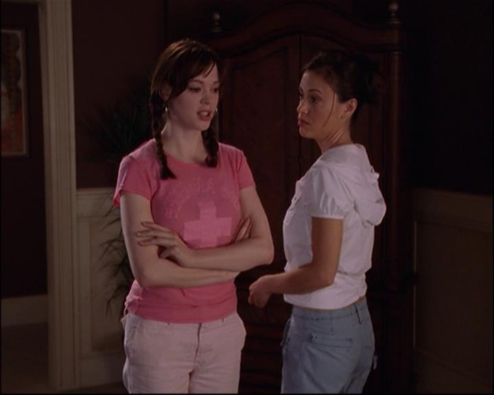Charmed-Online_dot_net-8x01StillCharmedAndKicking2626.jpg