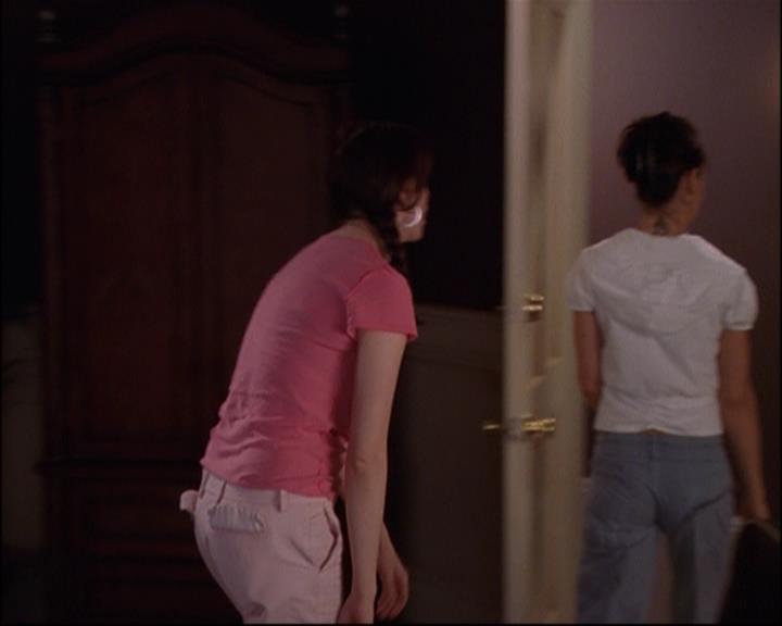 Charmed-Online_dot_net-8x01StillCharmedAndKicking2629.jpg