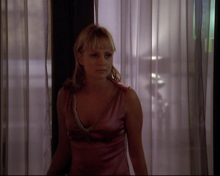 Charmed-Online-dot-net_803RunPiperRun1996.jpg Charmed-Online-dot-net_803RunPiperRun1996.jpg