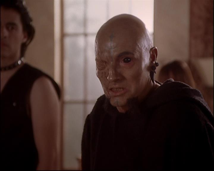 Charmed-Online-dot-net_804DesperateHousewitches1949.jpg Charmed-Online-dot-net_804DesperateHousewitches1949.jpg