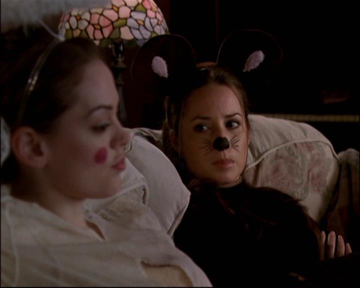 Charmed-Online-dot-net_806KillBillieVol1-2287.jpg Charmed-Online-dot-net_806KillBillieVol1-2287.jpg