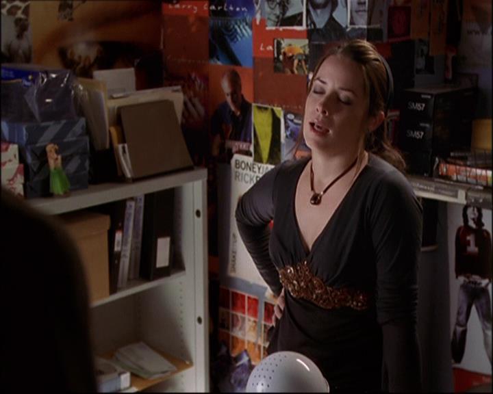 Charmed-Online-dot-net_808BattleOfTheHexes0421.jpg Charmed-Online-dot-net_808BattleOfTheHexes0421.jpg