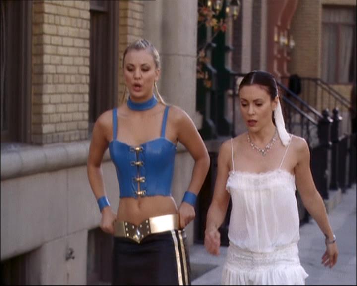 Charmed-Online-dot-net_808BattleOfTheHexes0704.jpg Charmed-Online-dot-net_808BattleOfTheHexes0704.jpg