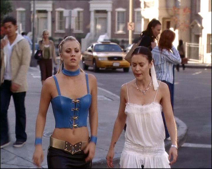 Charmed-Online-dot-net_808BattleOfTheHexes0709.jpg Charmed-Online-dot-net_808BattleOfTheHexes0709.jpg