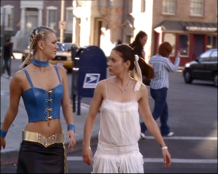 Charmed-Online-dot-net_808BattleOfTheHexes0710.jpg Charmed-Online-dot-net_808BattleOfTheHexes0710.jpg