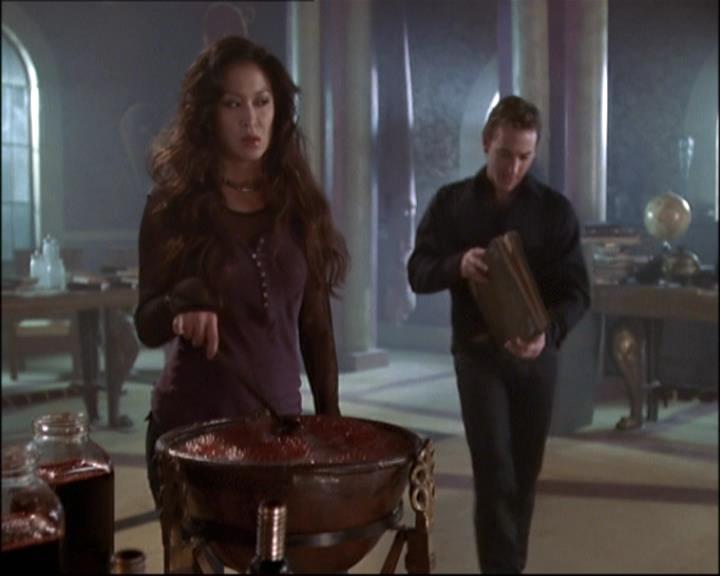 Charmed-Online-dot-net_808BattleOfTheHexes0734.jpg Charmed-Online-dot-net_808BattleOfTheHexes0734.jpg