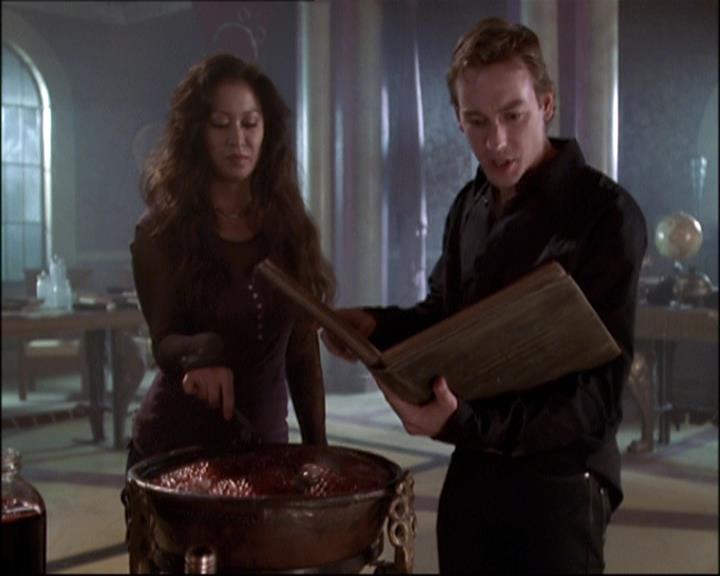 Charmed-Online-dot-net_808BattleOfTheHexes0736.jpg Charmed-Online-dot-net_808BattleOfTheHexes0736.jpg