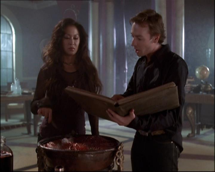 Charmed-Online-dot-net_808BattleOfTheHexes0741.jpg Charmed-Online-dot-net_808BattleOfTheHexes0741.jpg