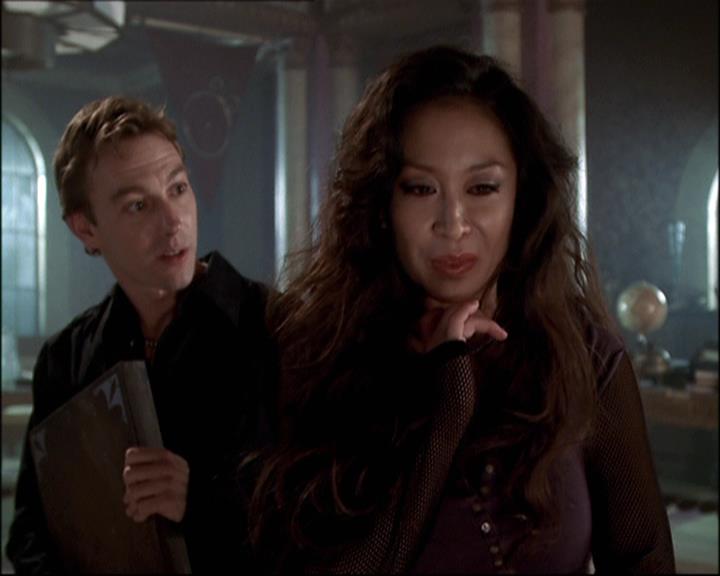 Charmed-Online-dot-net_808BattleOfTheHexes0782.jpg Charmed-Online-dot-net_808BattleOfTheHexes0782.jpg