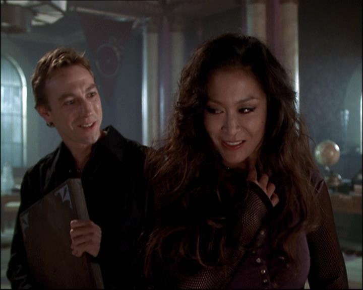 Charmed-Online-dot-net_808BattleOfTheHexes0788.jpg Charmed-Online-dot-net_808BattleOfTheHexes0788.jpg