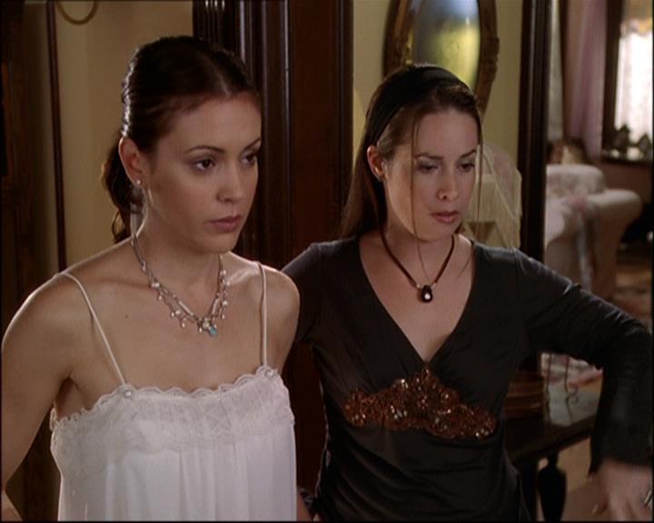 Charmed-Online-dot-net_808BattleOfTheHexes1230.jpg