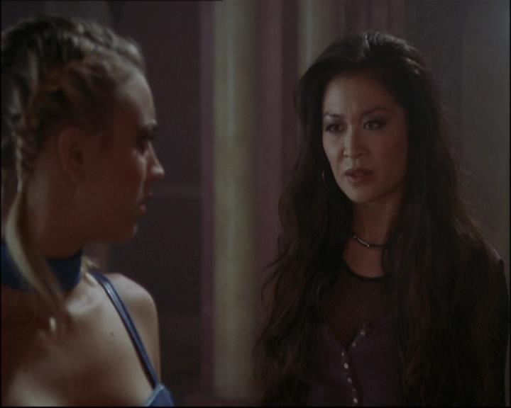 Charmed-Online-dot-net_808BattleOfTheHexes1574.jpg Charmed-Online-dot-net_808BattleOfTheHexes1574.jpg