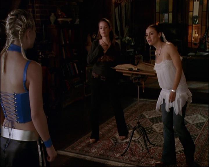 Charmed-Online-dot-net_808BattleOfTheHexes1818.jpg Charmed-Online-dot-net_808BattleOfTheHexes1818.jpg