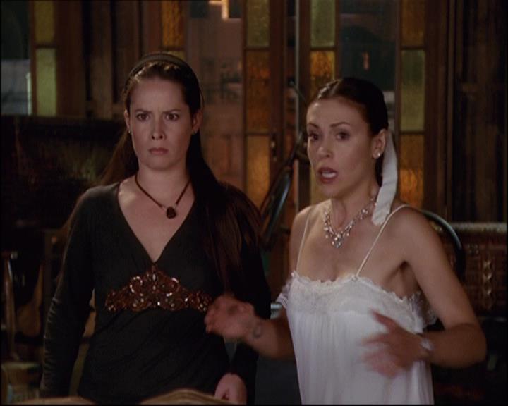 Charmed-Online-dot-net_808BattleOfTheHexes1842.jpg