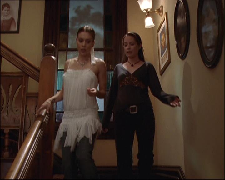 Charmed-Online-dot-net_808BattleOfTheHexes1881.jpg Charmed-Online-dot-net_808BattleOfTheHexes1881.jpg