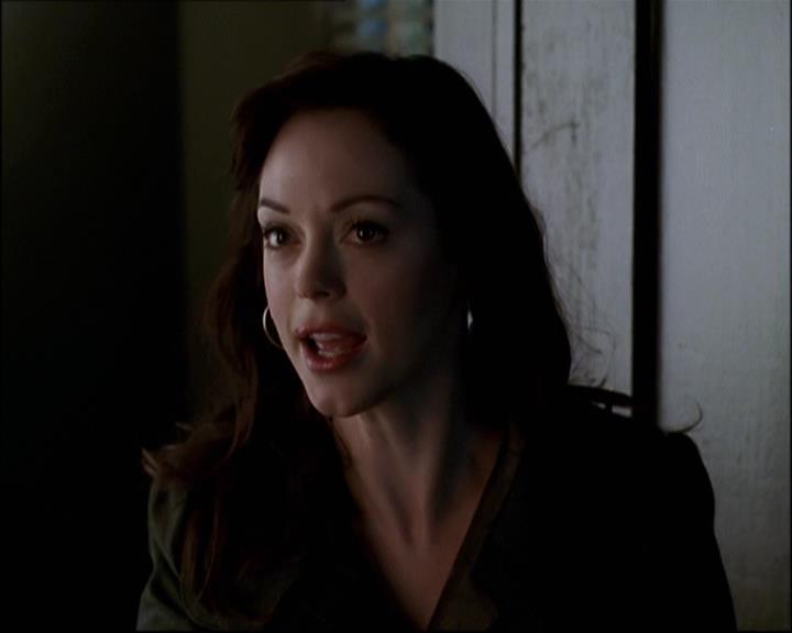 Charmed-Online-dot-net_808BattleOfTheHexes1933.jpg Charmed-Online-dot-net_808BattleOfTheHexes1933.jpg