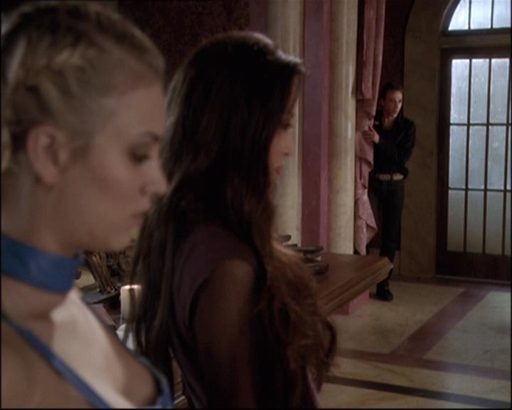 Charmed-Online-dot-net_808BattleOfTheHexes1995.jpg Charmed-Online-dot-net_808BattleOfTheHexes1995.jpg