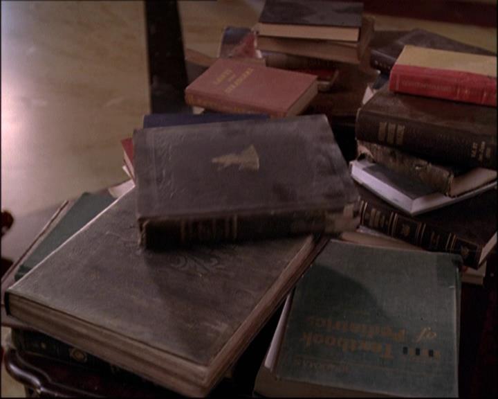 Charmed-Online-dot-net_808BattleOfTheHexes2014.jpg Charmed-Online-dot-net_808BattleOfTheHexes2014.jpg