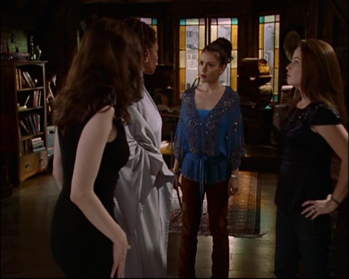 Charmed-Online-dot-net_810VayaConLeos1926.jpg Charmed-Online-dot-net_810VayaConLeos1926.jpg