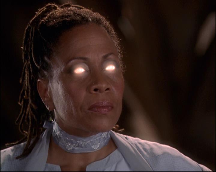 Charmed-Online-dot-net_810VayaConLeos1994.jpg Charmed-Online-dot-net_810VayaConLeos1994.jpg