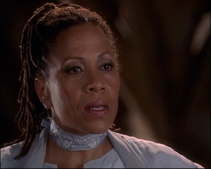 Charmed-Online-dot-net_810VayaConLeos1999.jpg Charmed-Online-dot-net_810VayaConLeos1999.jpg