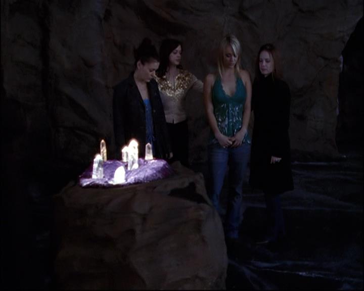 Charmed-Online-dot-net_810VayaConLeos2260.jpg
