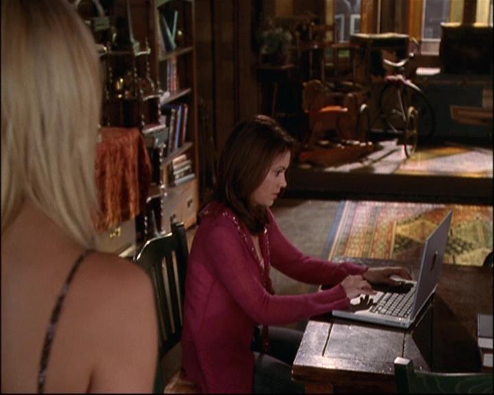 Charmed-Online-dot-net_811MrAndMrsWitch0004.jpg Charmed-Online-dot-net_811MrAndMrsWitch0004.jpg