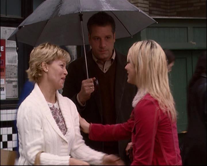 Charmed-Online-dot-net_811MrAndMrsWitch0404.jpg Charmed-Online-dot-net_811MrAndMrsWitch0404.jpg