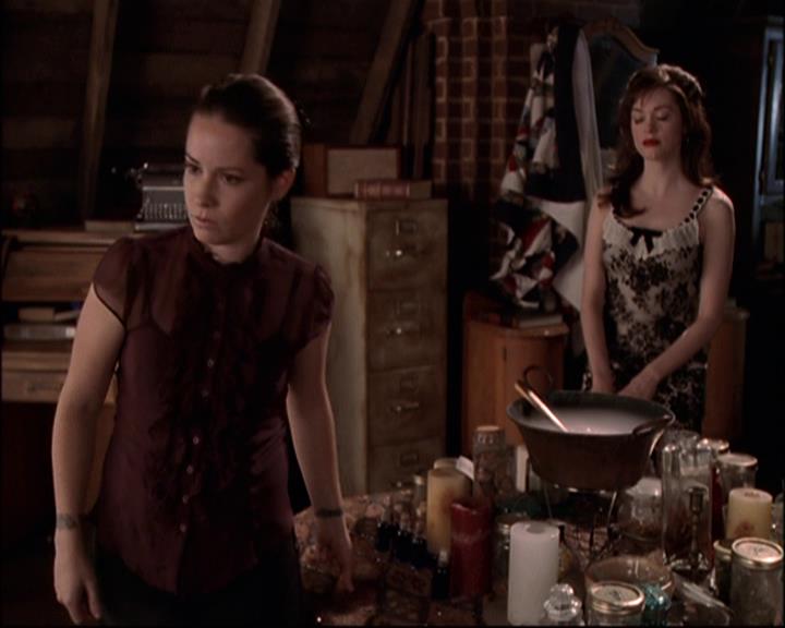 Charmed-Online-dot-net_811MrAndMrsWitch0983.jpg Charmed-Online-dot-net_811MrAndMrsWitch0983.jpg