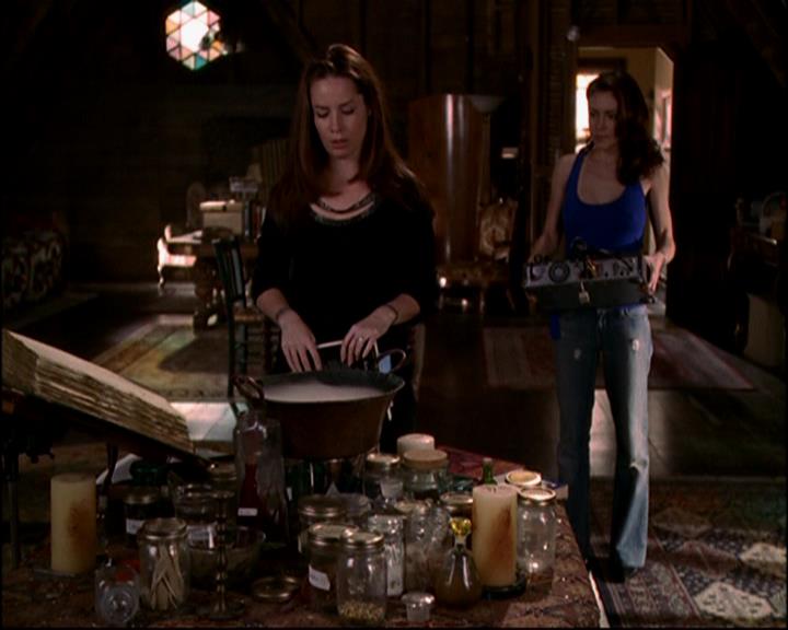 Charmed-Online-dot-814-12AngryZen0074.jpg Charmed-Online-dot-814-12AngryZen0074.jpg