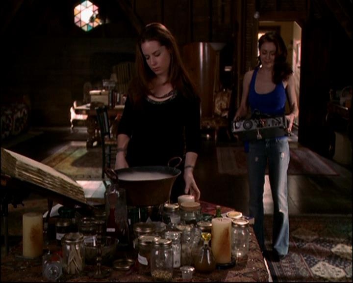 Charmed-Online-dot-814-12AngryZen0075.jpg Charmed-Online-dot-814-12AngryZen0075.jpg