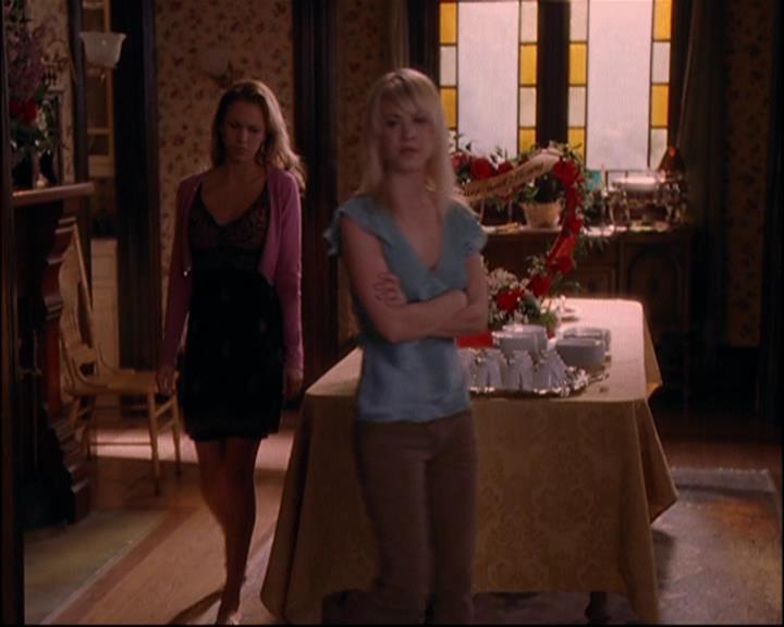 Charmed-Online-dot-816EngagedAndConfused0480.jpg Charmed-Online-dot-816EngagedAndConfused0480.jpg