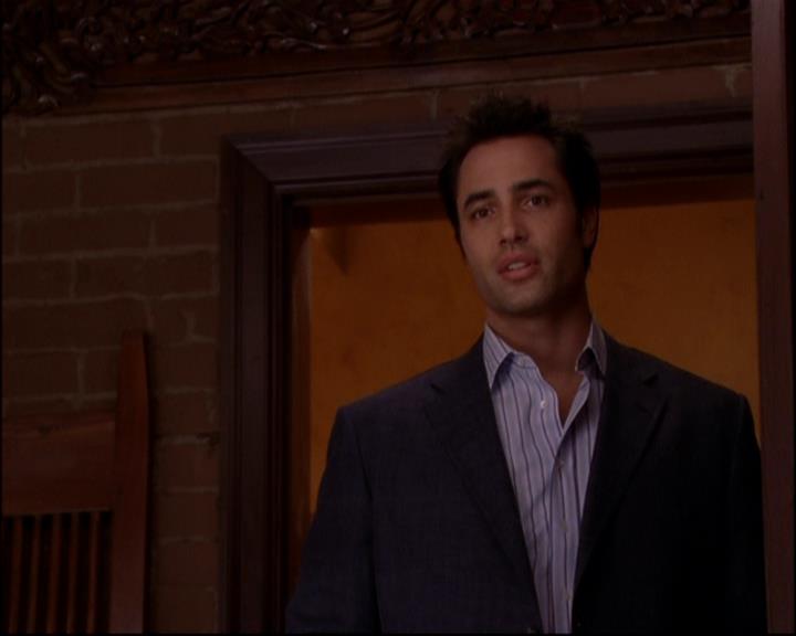 Charmed-Online-dot-816EngagedAndConfused0800.jpg Charmed-Online-dot-816EngagedAndConfused0800.jpg