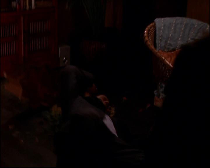 Charmed-Online-dot-816EngagedAndConfused0972.jpg Charmed-Online-dot-816EngagedAndConfused0972.jpg